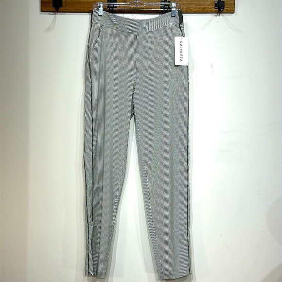 Athleta Pants - Athleta Brooklyn textured ankle pant 10 Tall